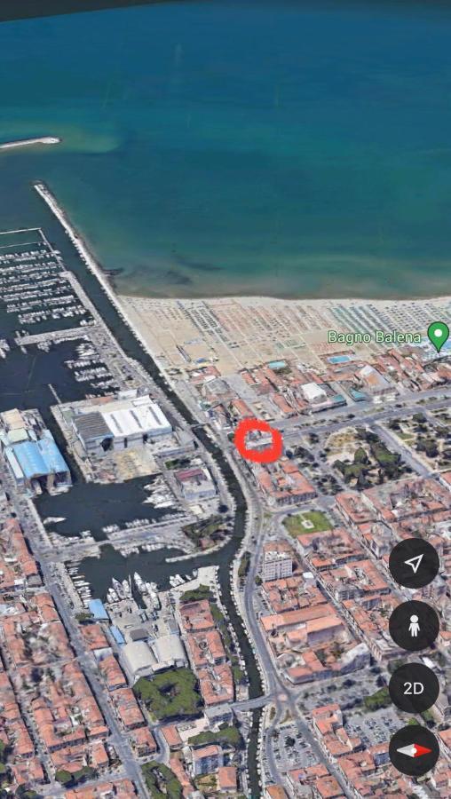 Апартаменты Ad Un Passo Dal Molo Con 2 Biciclette Incluse Виареджо Экстерьер фото